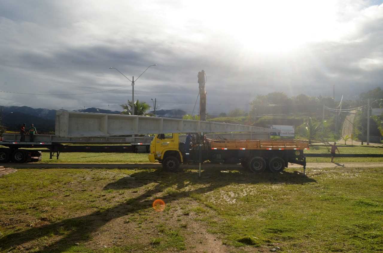 Camacã: Postes dos Refletores do Estádio Ribeirão já chegaram na cidade

